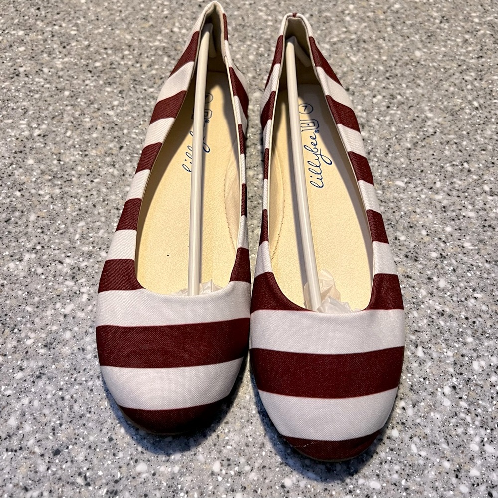 NWT size 7 Maroon and white  Lillybee flats